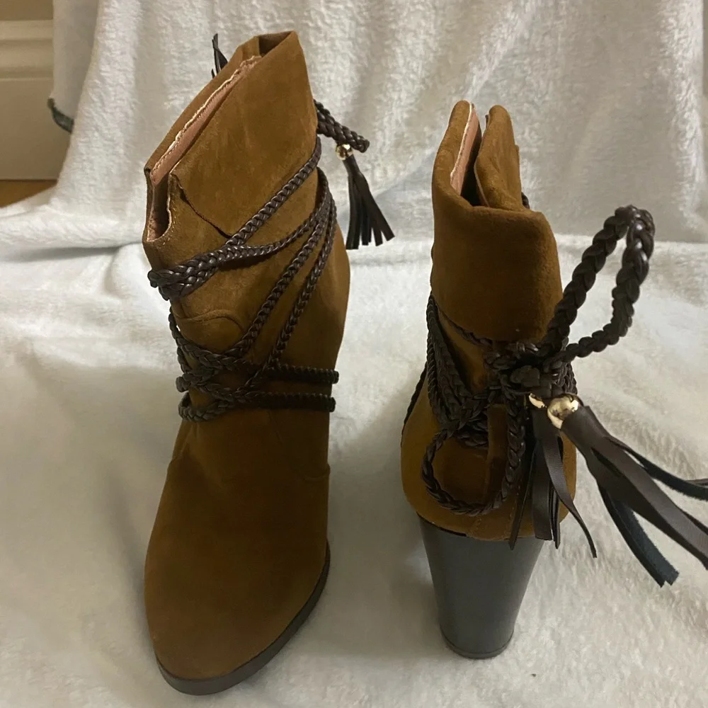 Rust colored bootie for Fall season. - Picture 3 of 4